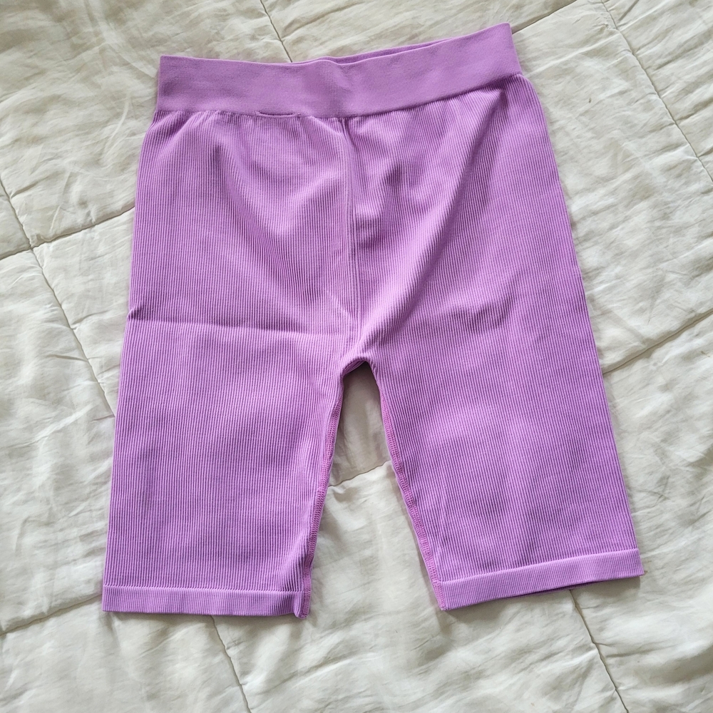 H&M Sport Ribbed Shorts in Lavender